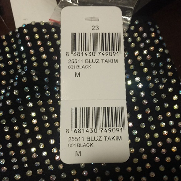 Skirt ,top & choker - Picture 3 of 4